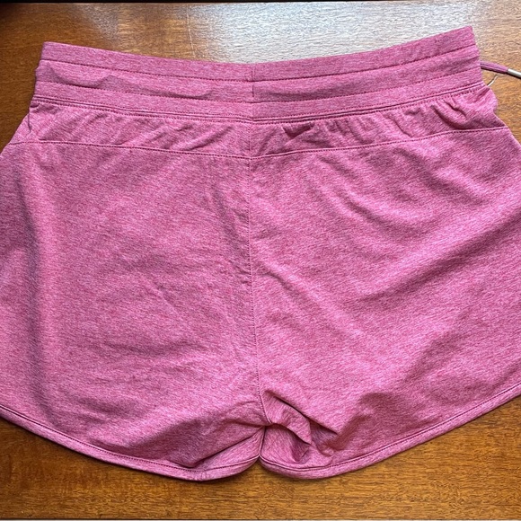 Free Country Women's Medium Knit Moisture wicking shorts with pockets - Picture 4 of 8